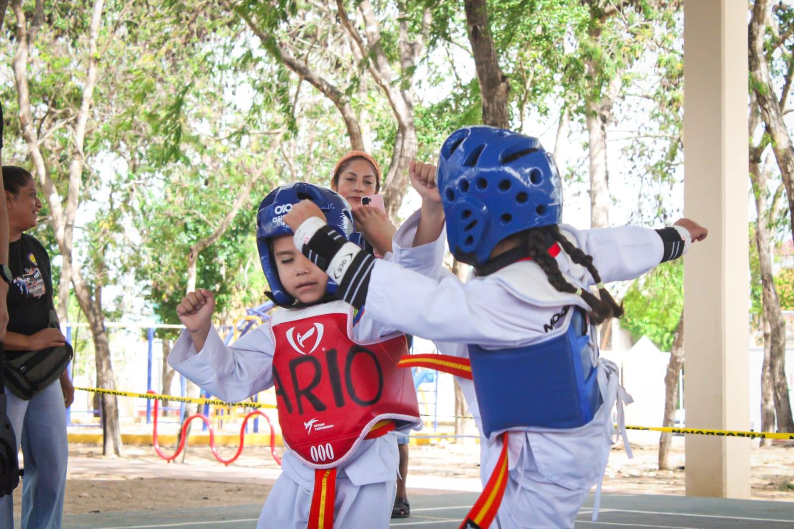 Combate infantil al aire libre