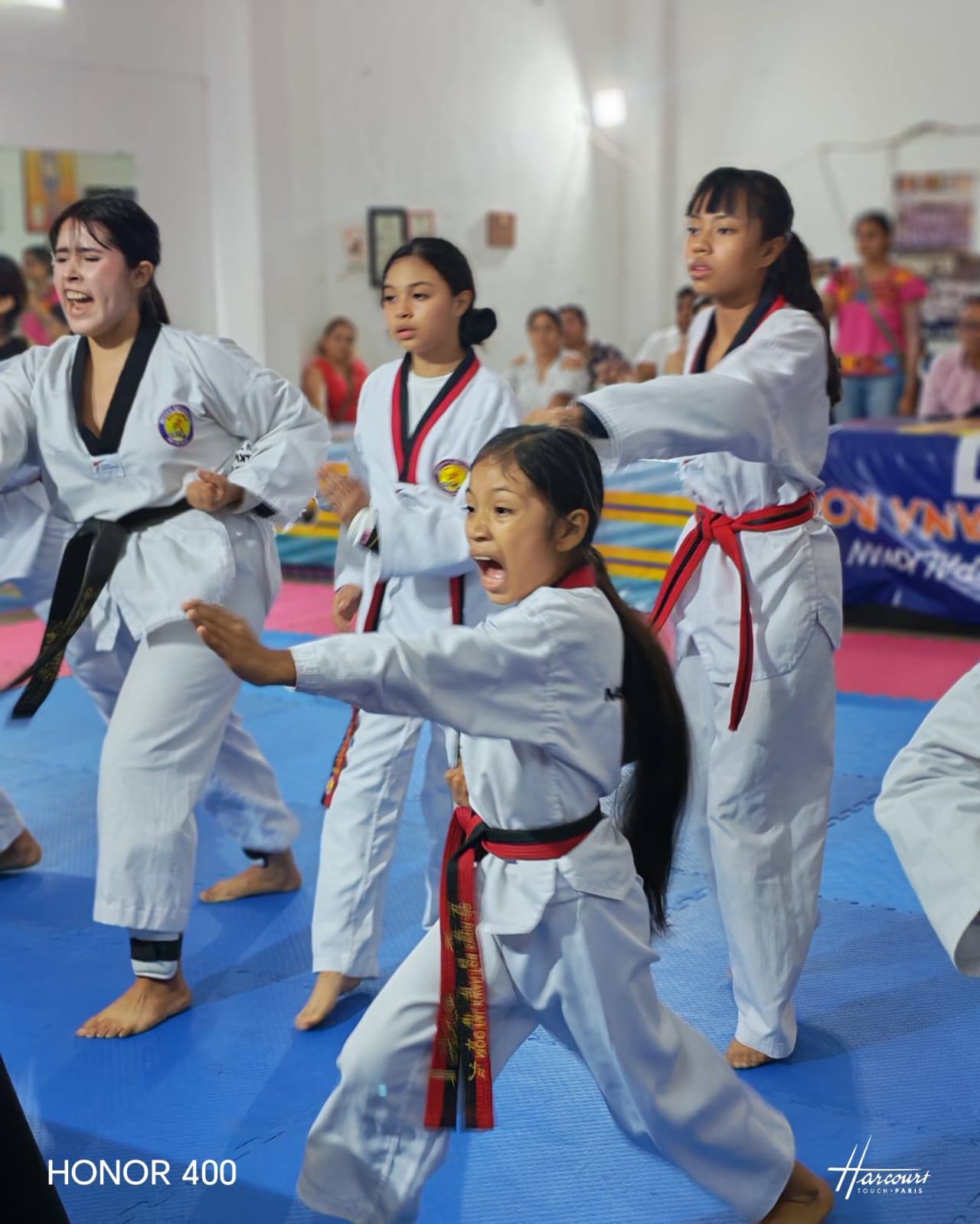 Entrenamiento de poomsae en equipo